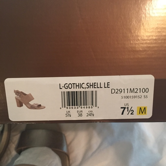 Brand NEW Franco Sarto Gothic Block Heel in Shell - Picture 4 of 4